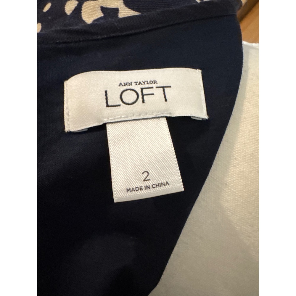 Ann Taylor LOFT Navy Blue White Floral Fit Flare Dress‎ with Pockets Size 2 - Picture 5 of 5